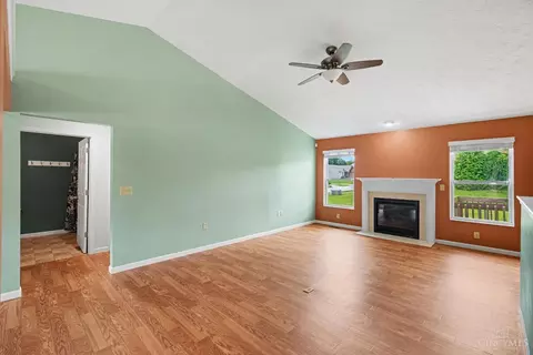 Living - 1079 Spruce Gln, Morrow, OH 45152 photo 2 of 5