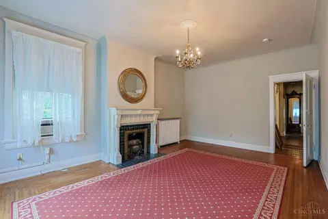 Living - 445 Ludlow Ave, Cincinnati, OH 45220 photo 4 of 4