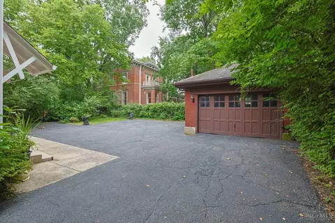 Exterior - 445 Ludlow Ave, Cincinnati, OH 45220 photo 6 of 8