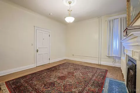 Living - 445 Ludlow Ave, Cincinnati, OH 45220 photo 3 of 4