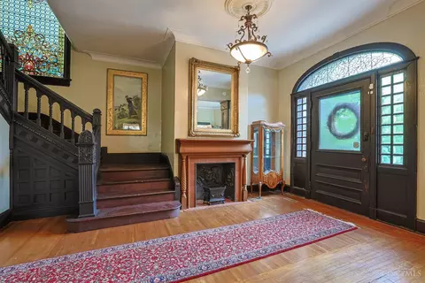 Entry Way - 445 Ludlow Ave, Cincinnati, OH 45220 photo 1 of 6