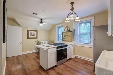 Kitchen - 445 Ludlow Ave, Cincinnati, OH 45220 photo 6 of 6