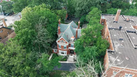 View/Area - 445 Ludlow Ave, Cincinnati, OH 45220 photo 2 of 6