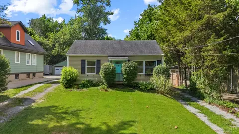 Exterior - 481 Sharon Rd, Glendale, OH 45246 photo 13 of 14