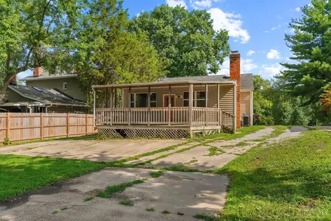 Exterior - 481 Sharon Rd, Glendale, OH 45246 photo 4 of 14
