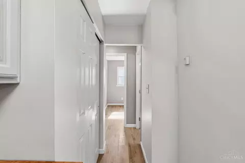 Entry Way - 481 Sharon Rd, Glendale, OH 45246 photo 1 of 3