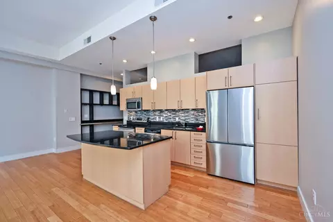 Kitchen - 15 Fourth St, Cincinnati, OH 45202 photo 1 of 6