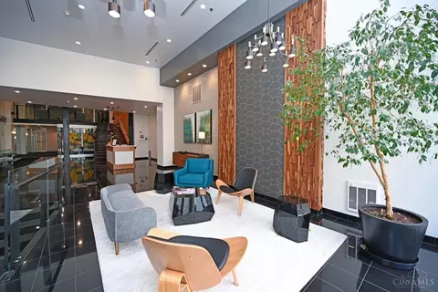 Living - 15 Fourth St, Cincinnati, OH 45202 photo 1 of 14