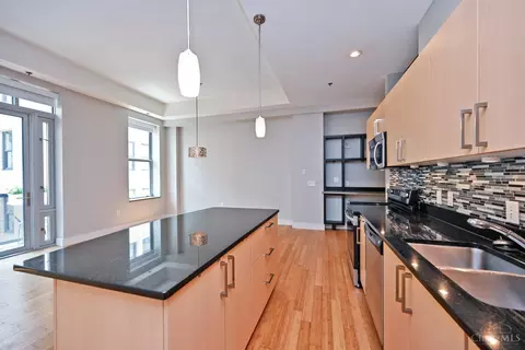 Kitchen - 15 Fourth St, Cincinnati, OH 45202 photo 5 of 6