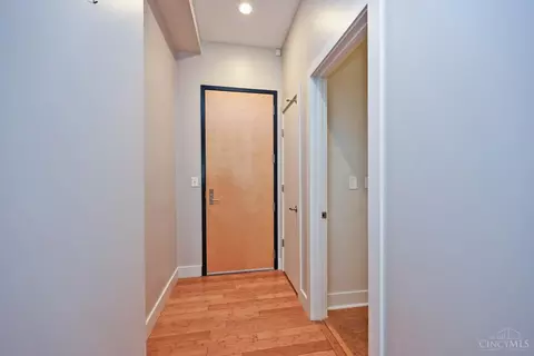 Entry Way - 15 Fourth St, Cincinnati, OH 45202 photo 3 of 3