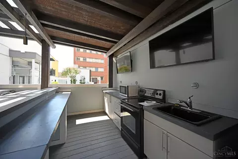 Kitchen - 15 Fourth St, Cincinnati, OH 45202 photo 6 of 6