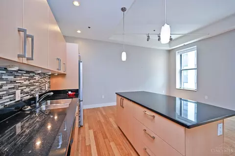 Kitchen - 15 Fourth St, Cincinnati, OH 45202 photo 3 of 6