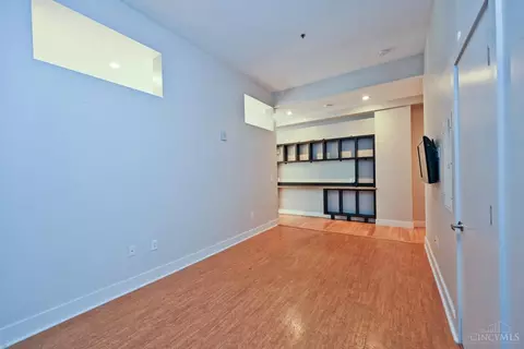 Living - 15 Fourth St, Cincinnati, OH 45202 photo 12 of 14