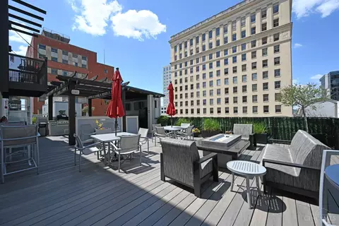Exterior - 15 Fourth St, Cincinnati, OH 45202 photo 5 of 7