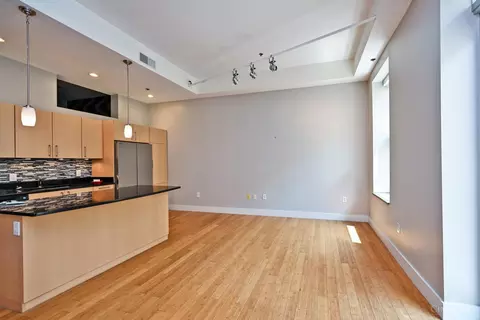 Living - 15 Fourth St, Cincinnati, OH 45202 photo 7 of 14