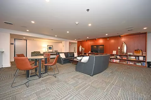 Living - 15 Fourth St, Cincinnati, OH 45202 photo 14 of 14