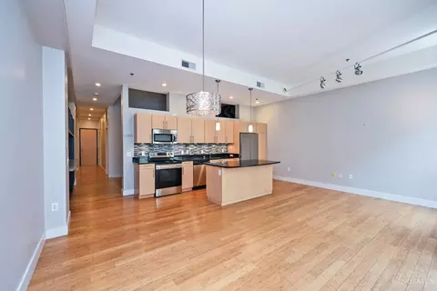 Living - 15 Fourth St, Cincinnati, OH 45202 photo 5 of 14