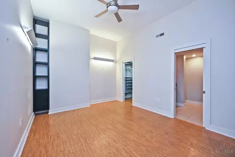Bedroom - 15 Fourth St, Cincinnati, OH 45202 photo 3 of 3