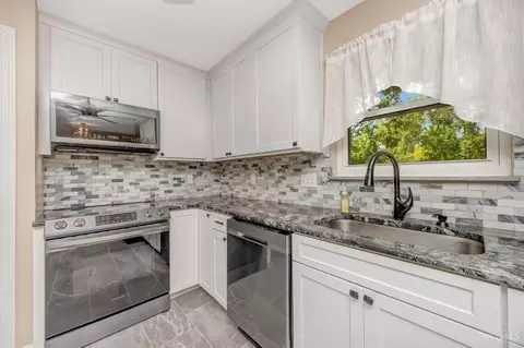Kitchen - 715 Cascade Rd, Forest Park, OH 45240 photo 3 of 6