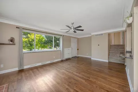 Living - 715 Cascade Rd, Forest Park, OH 45240 photo 4 of 8
