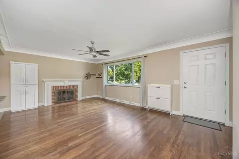 Living - 715 Cascade Rd, Forest Park, OH 45240 photo 2 of 8