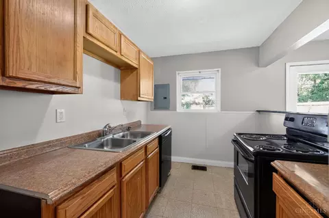 Kitchen - 8745 Daly Rd, Cincinnati, OH 45231 photo 2 of 4