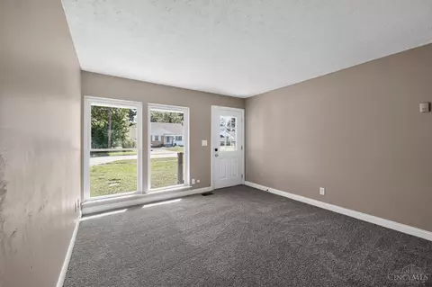 Living - 8745 Daly Rd, Cincinnati, OH 45231 photo 1 of 6
