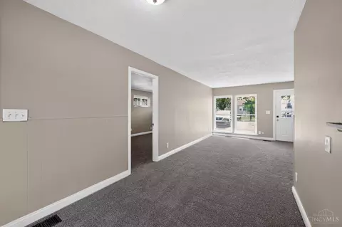 Living - 8745 Daly Rd, Cincinnati, OH 45231 photo 4 of 6