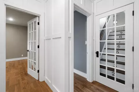 Entry Way - 3605 Galbraith Rd, Cincinnati, OH 45236 photo 1 of 2