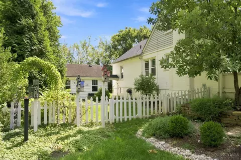 Exterior - 3605 Galbraith Rd, Cincinnati, OH 45236 photo 9 of 11
