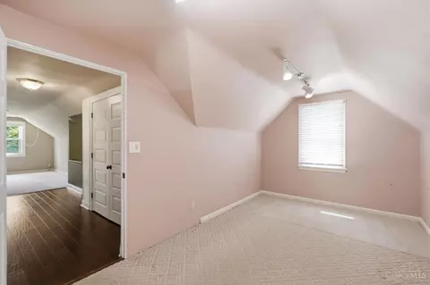 Bedroom - 3605 Galbraith Rd, Cincinnati, OH 45236 photo 9 of 10