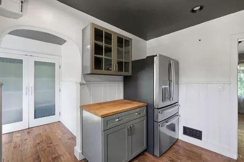 Kitchen - 3605 Galbraith Rd, Cincinnati, OH 45236 photo 3 of 3