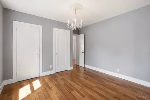 Bedroom - 3605 Galbraith Rd, Cincinnati, OH 45236 photo 3 of 10