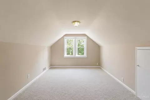 Bedroom - 3605 Galbraith Rd, Cincinnati, OH 45236 photo 7 of 10