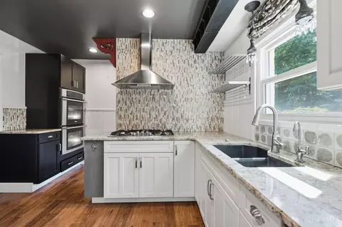 Kitchen - 3605 Galbraith Rd, Cincinnati, OH 45236 photo 2 of 3