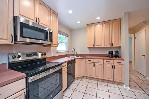 Kitchen - 7064 Monongahela Dr, Cincinnati, OH 45244 photo 2 of 3