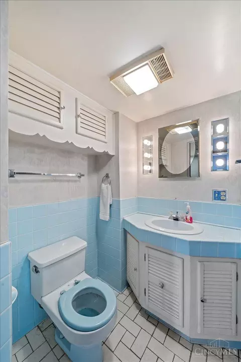 Bath - 3461 W Fork Rd, Cincinnati, OH 45211 photo 4 of 4