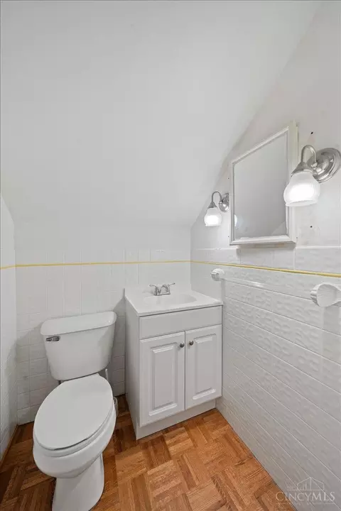 Bath - 3461 W Fork Rd, Cincinnati, OH 45211 photo 3 of 4