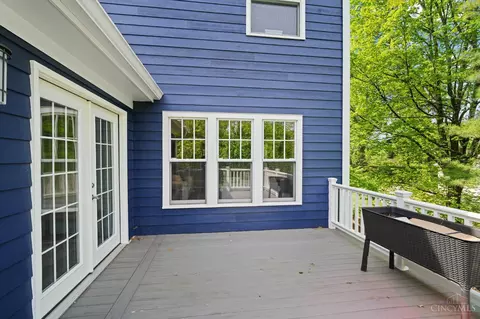 Exterior - 2780 Walsh Rd, Cincinnati, OH 45208 photo 8 of 17