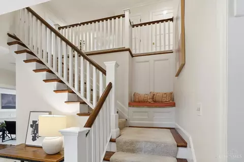 Entry Way - 2780 Walsh Rd, Cincinnati, OH 45208 photo 4 of 4
