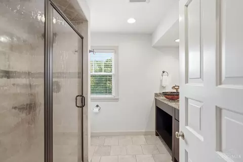 Bath - 2780 Walsh Rd, Cincinnati, OH 45208 photo 6 of 8