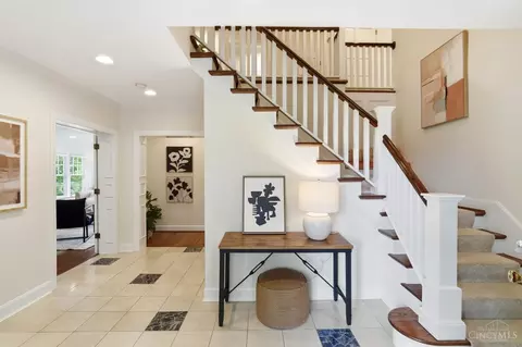 Entry Way - 2780 Walsh Rd, Cincinnati, OH 45208 photo 1 of 4