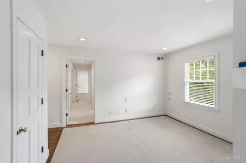 Bedroom - 2780 Walsh Rd, Cincinnati, OH 45208 photo 5 of 9