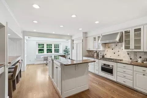 Kitchen - 2780 Walsh Rd, Cincinnati, OH 45208 photo 2 of 9