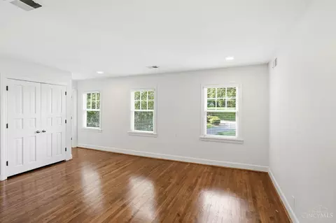 Bedroom - 2780 Walsh Rd, Cincinnati, OH 45208 photo 9 of 9