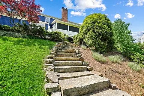 Exterior - 2780 Walsh Rd, Cincinnati, OH 45208 photo 13 of 17