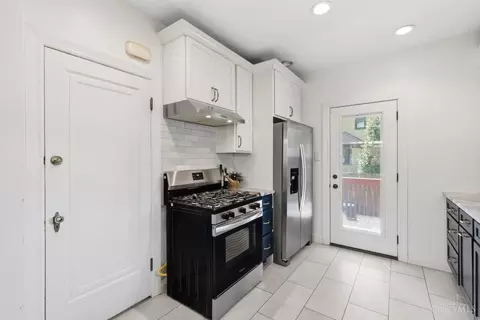 Kitchen - 3410 Oakview Pl, Cincinnati, OH 45209 photo 4 of 4
