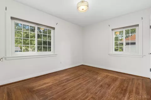 Bedroom - 3410 Oakview Pl, Cincinnati, OH 45209 photo 5 of 5