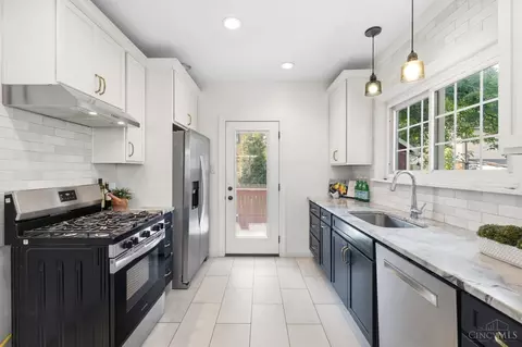 Kitchen - 3410 Oakview Pl, Cincinnati, OH 45209 photo 2 of 4