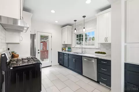 Kitchen - 3410 Oakview Pl, Cincinnati, OH 45209 photo 1 of 4